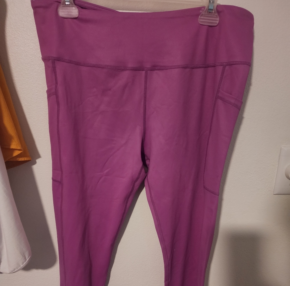Constantly varied gear orchid capri leggings